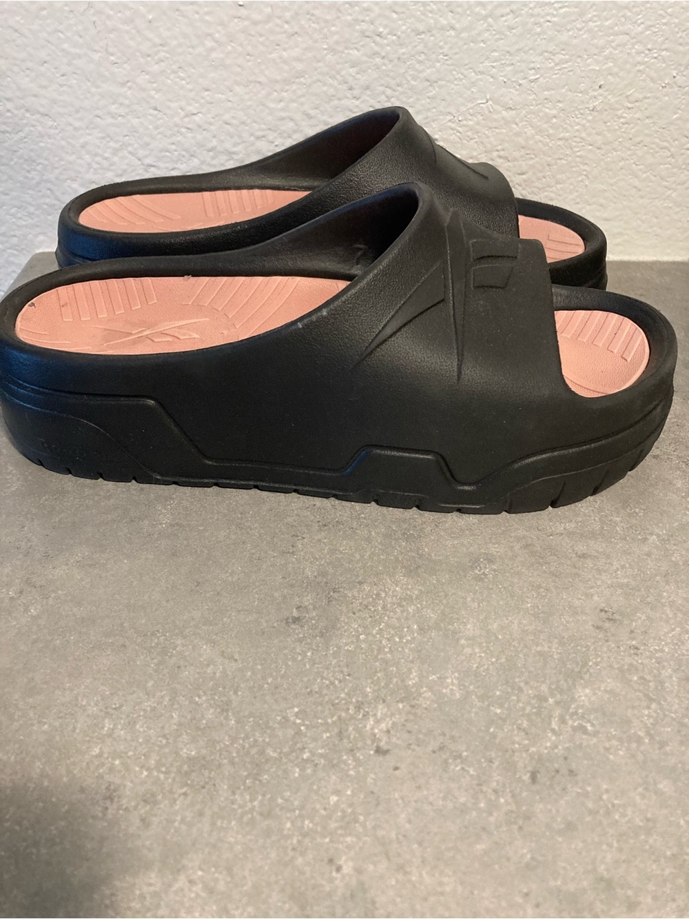 NWOT Reebok Platform Slides - Picture 6 of 9